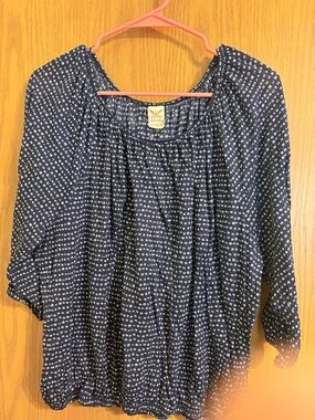 Faded Glory Navy and White Blouse